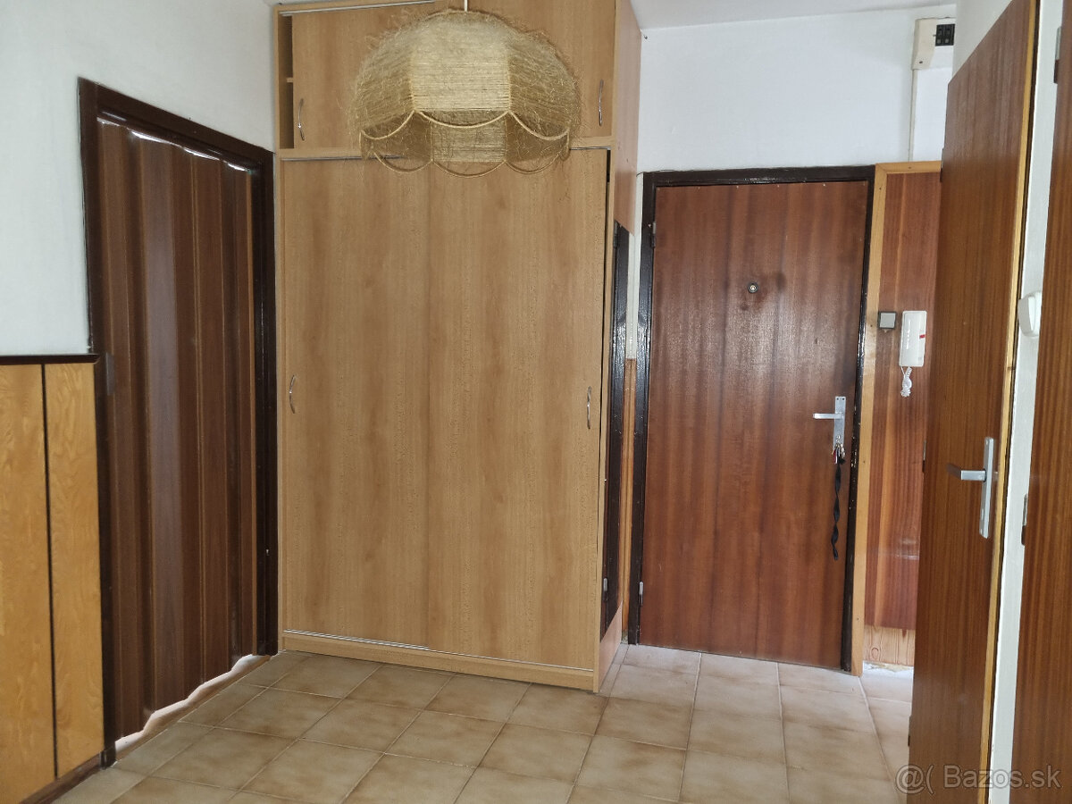 3 IZBOVÝ BYT + 2 x BALKÓN 74 m2 STARÁ TURÁ NMNV - VOĽNÝ - 8