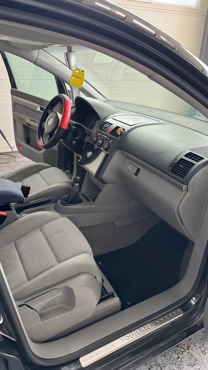 Volkswagen touran - 8