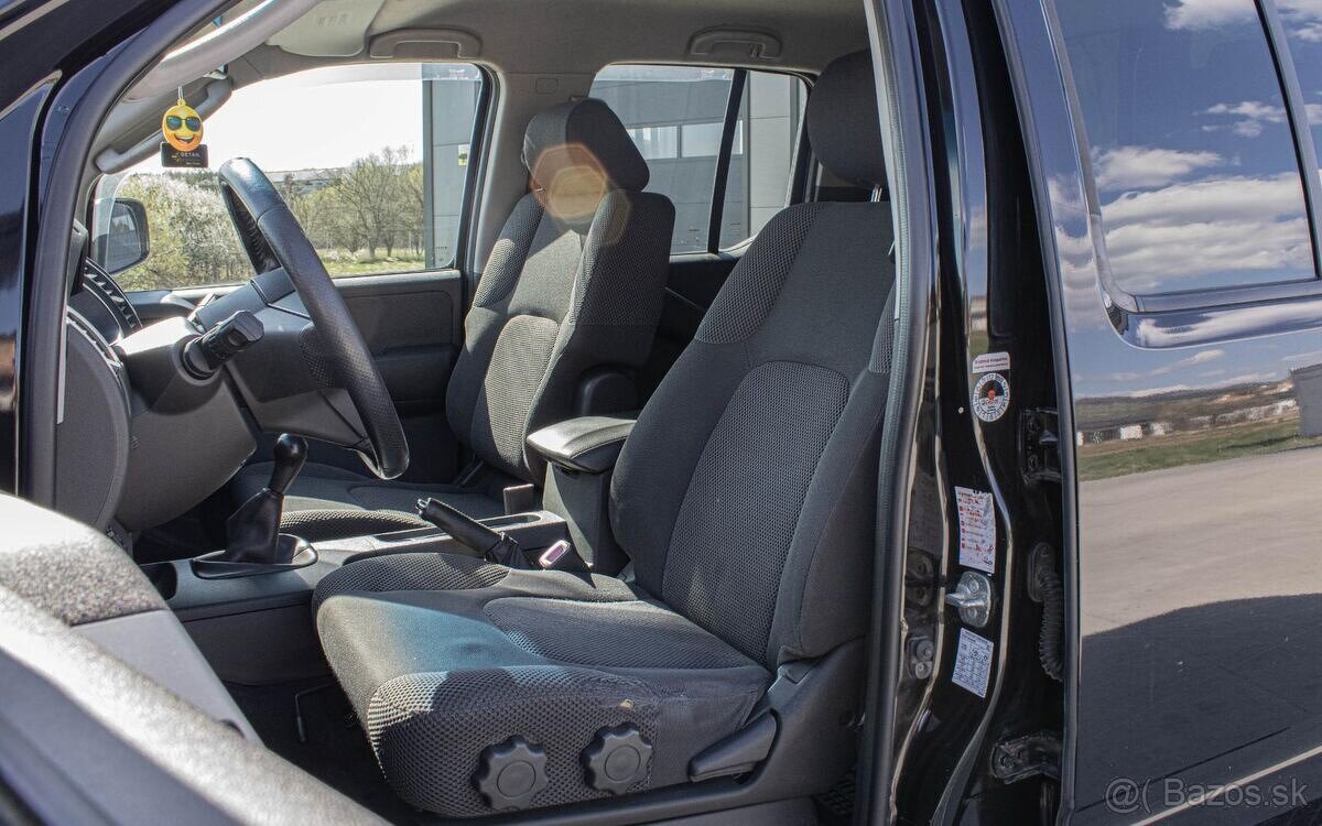 Nissan Navara 2.5D 4X4 2007 - 8