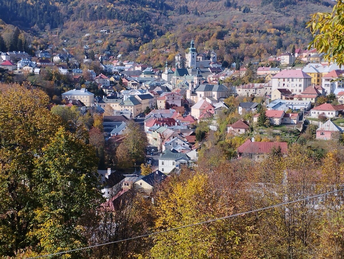 Dom s 8 árovým pozemkom Banská Štiavnica - 8