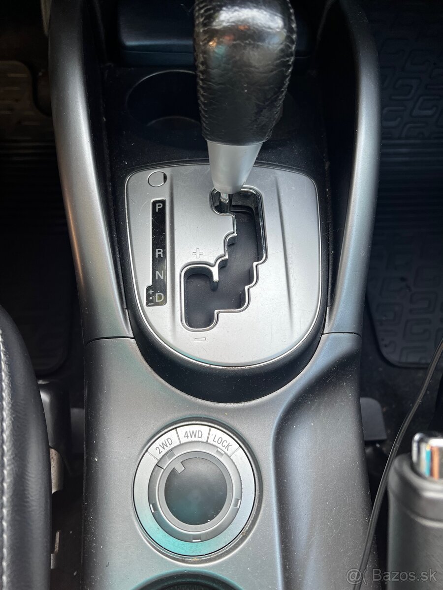 Mitsubishi Outlander 2.4 benzin 4x4 odpočet DPH - 8