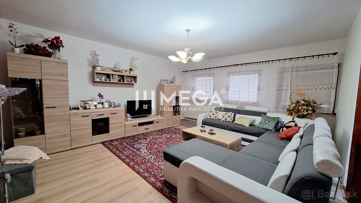 NA PREDAJ rodinný dom v srdci obce Porúbka - 8