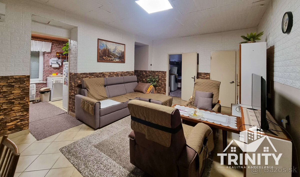 Výhradne - Na predaj tehlový 4-izbový rodinný dom v obci Kom - 8