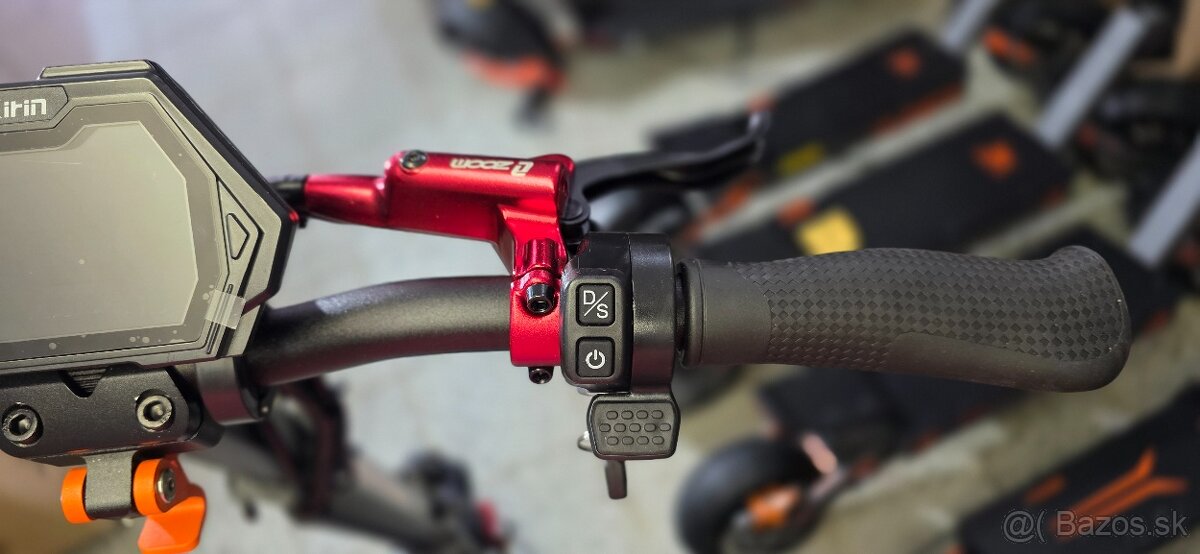 Kukirin G2 Master 6. 2025 s hydraulickými brzdami. - 8