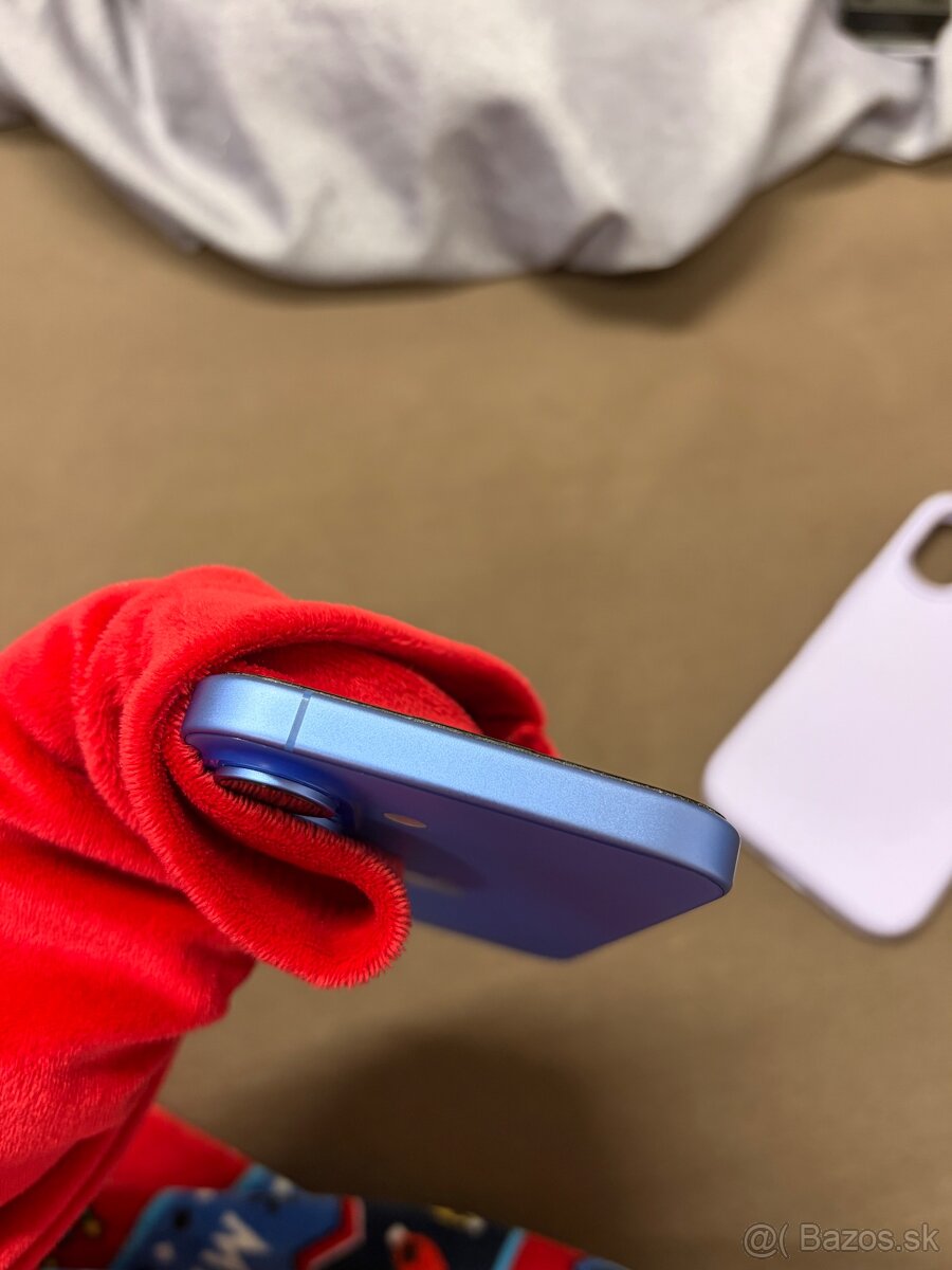 predám iPhone 16 128 GB ultramarínová farba - 8