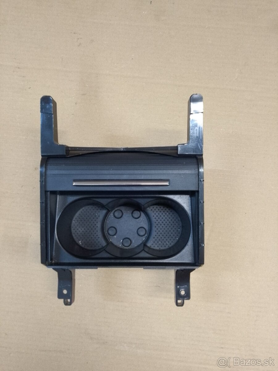 zadný displej, popolník Superb 3 - 8