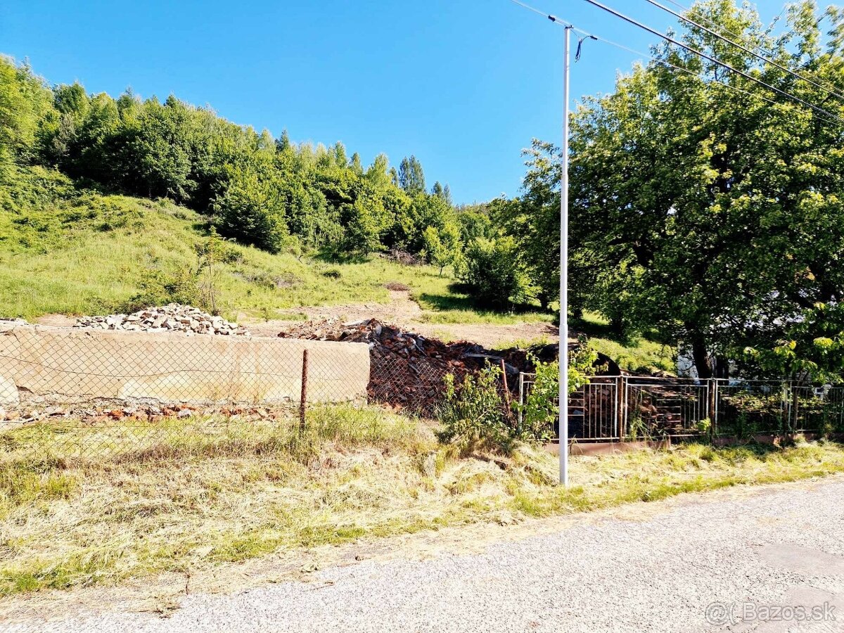 Nádherný-obrovský pozemok POD LESOM v intraviláne/od 7,50m2 - 8