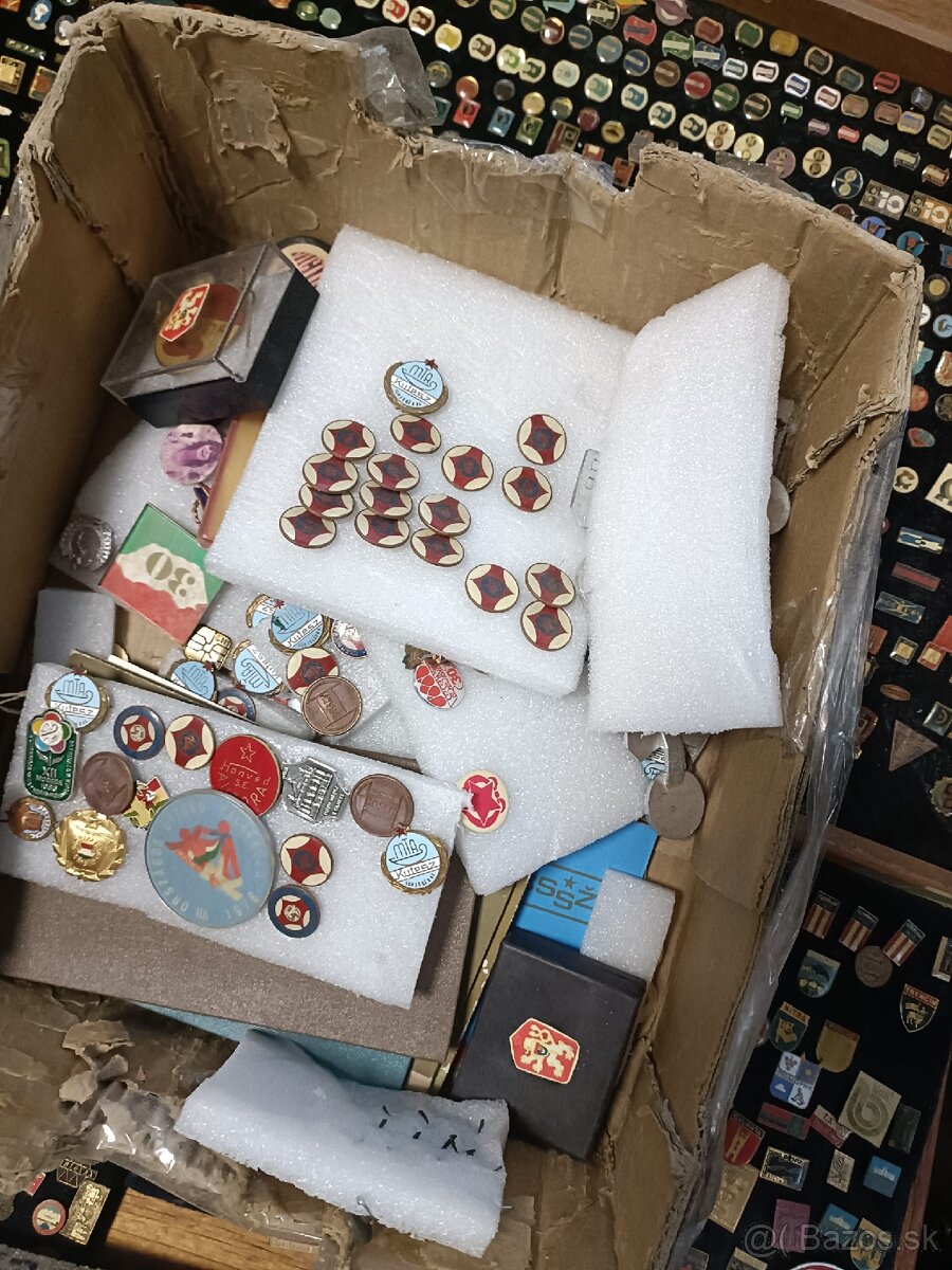 Predám rôzne odznaky 3000+ kus - 8