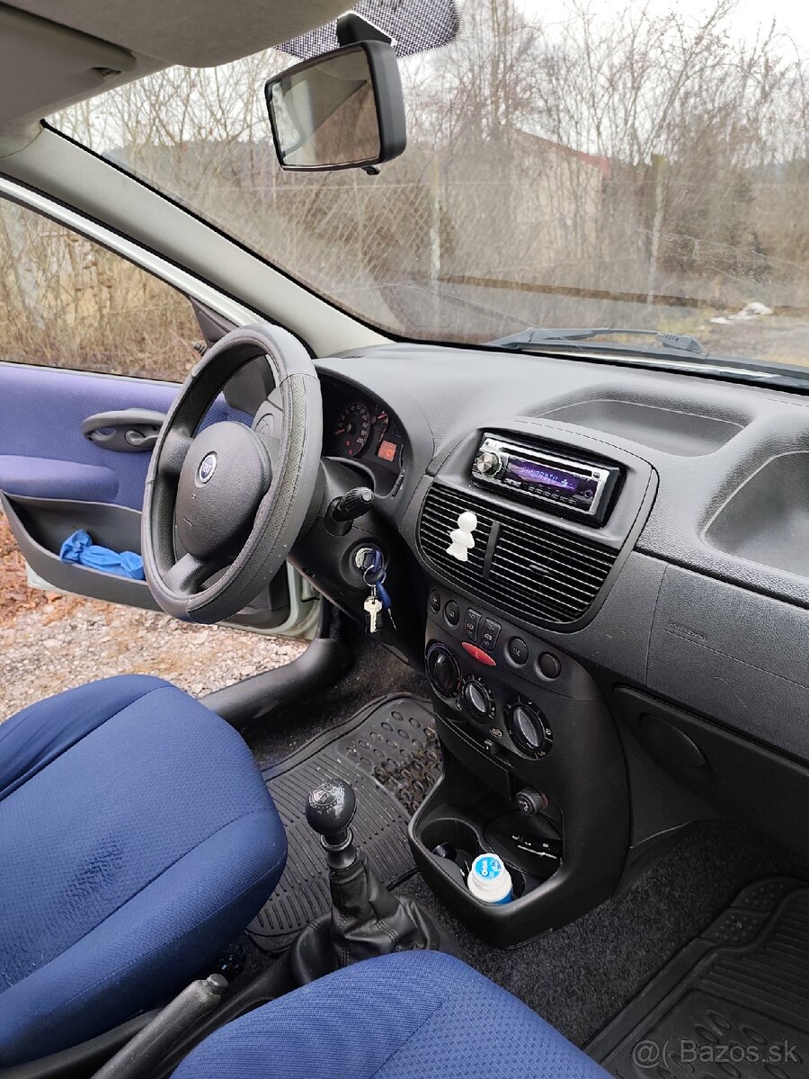 Fiat Punto - 8