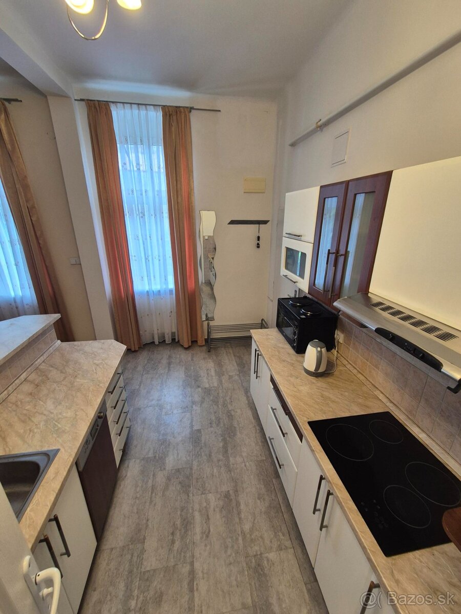Predáme 2 izb byt na Obchodnej - 8