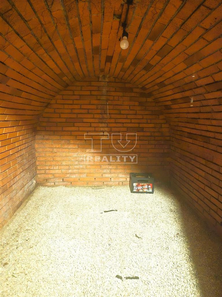 Exkluzívne na predaj rodinný dom v Žitavanoch, 570 m2 - 8