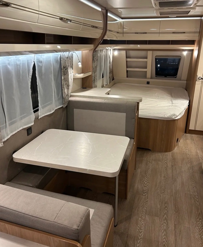 Karavan Hobby Excellent 650 2021 - 8