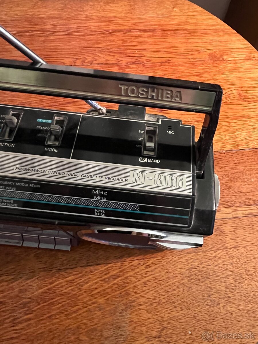 Rádiomagnetofón Toshiba - 8