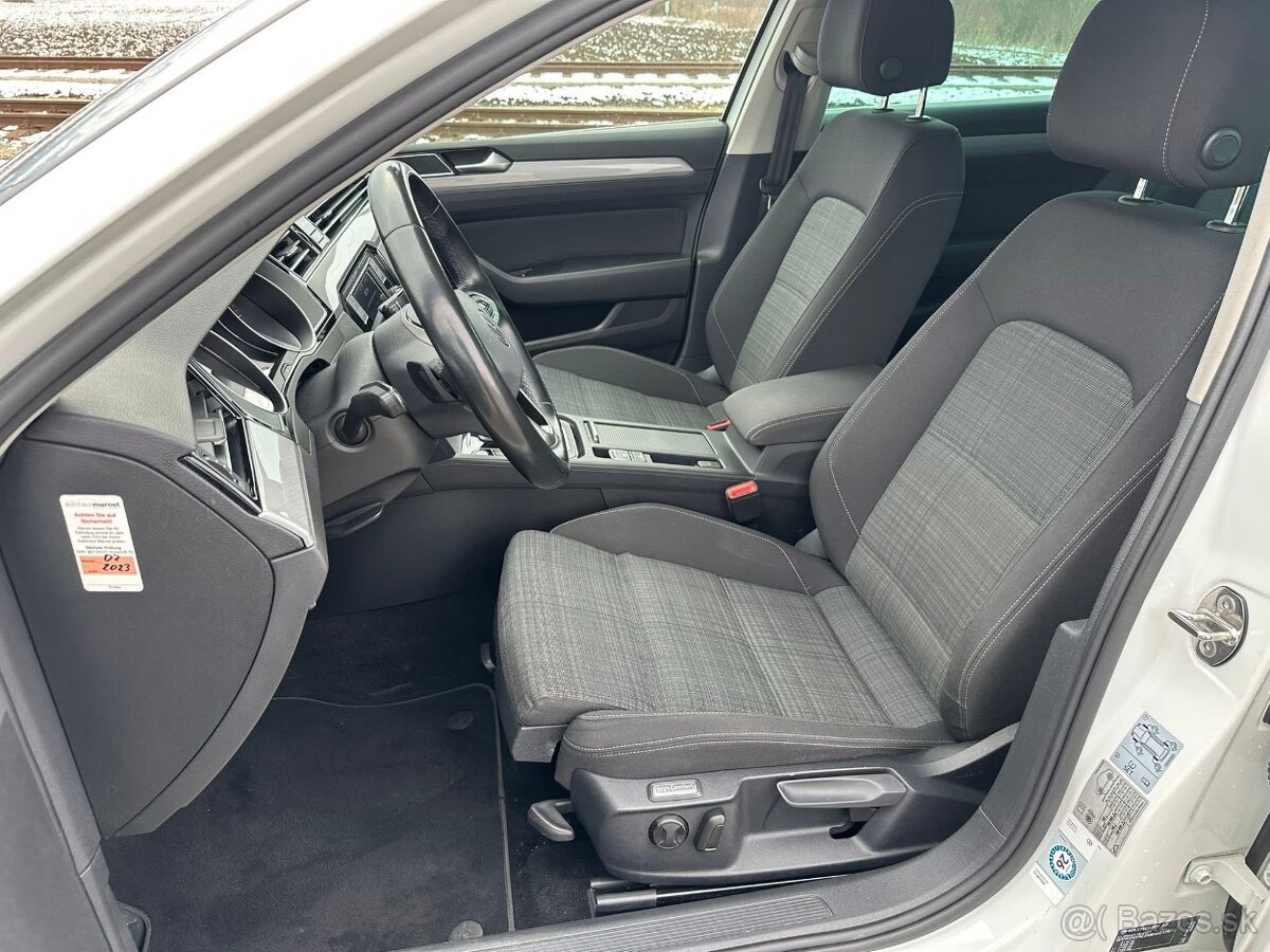 Volkswagen Passat Variant (Combi) EVO Elegance - 8