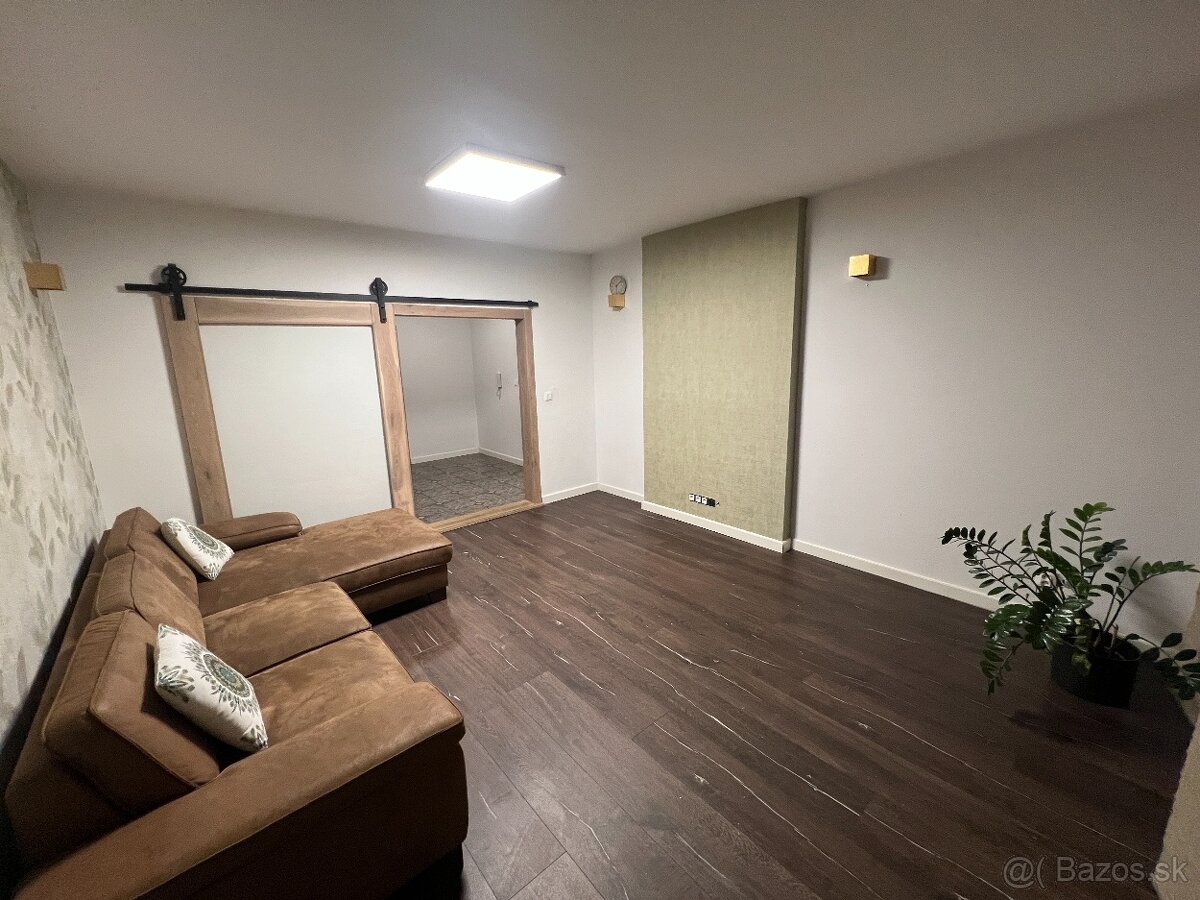 Prenájom 3 izb. byt vo výbornej lokalite, Poľná ulica, BA I. - 8