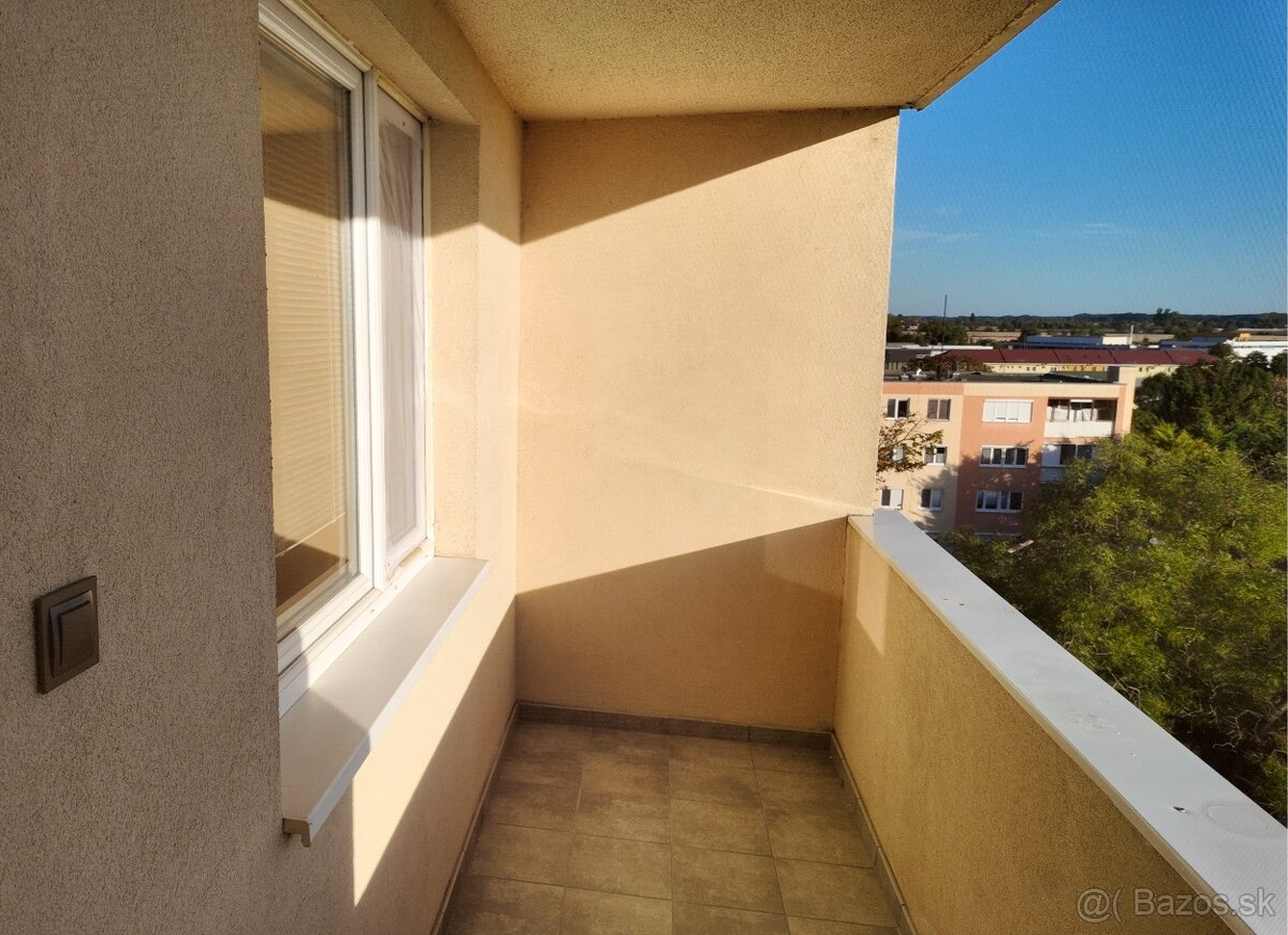 3izb byt so zariadením na Mlynskej ulici, DS - 8