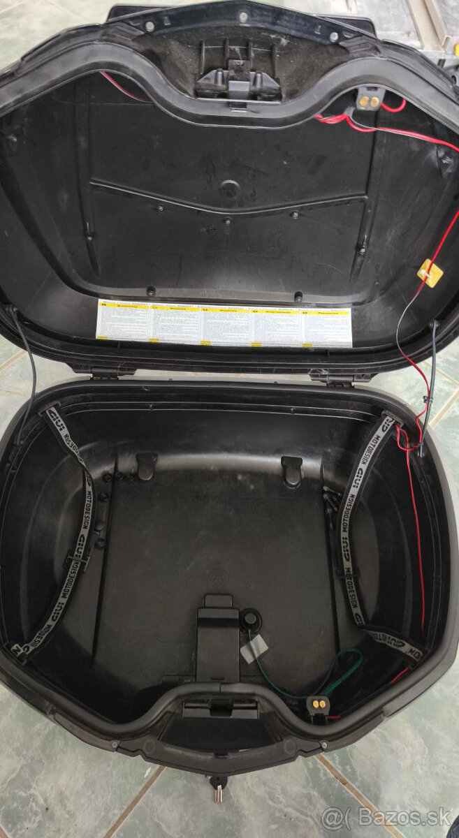 Givi Monokey V47 - 47 litrov s brzdovym svetlom - 8