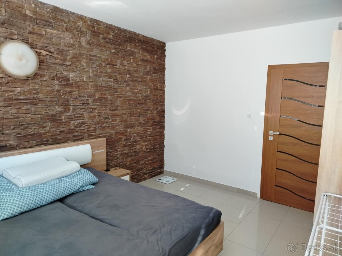 Predám 1-izbový veľkometrážny byt v Bánovciach - 8