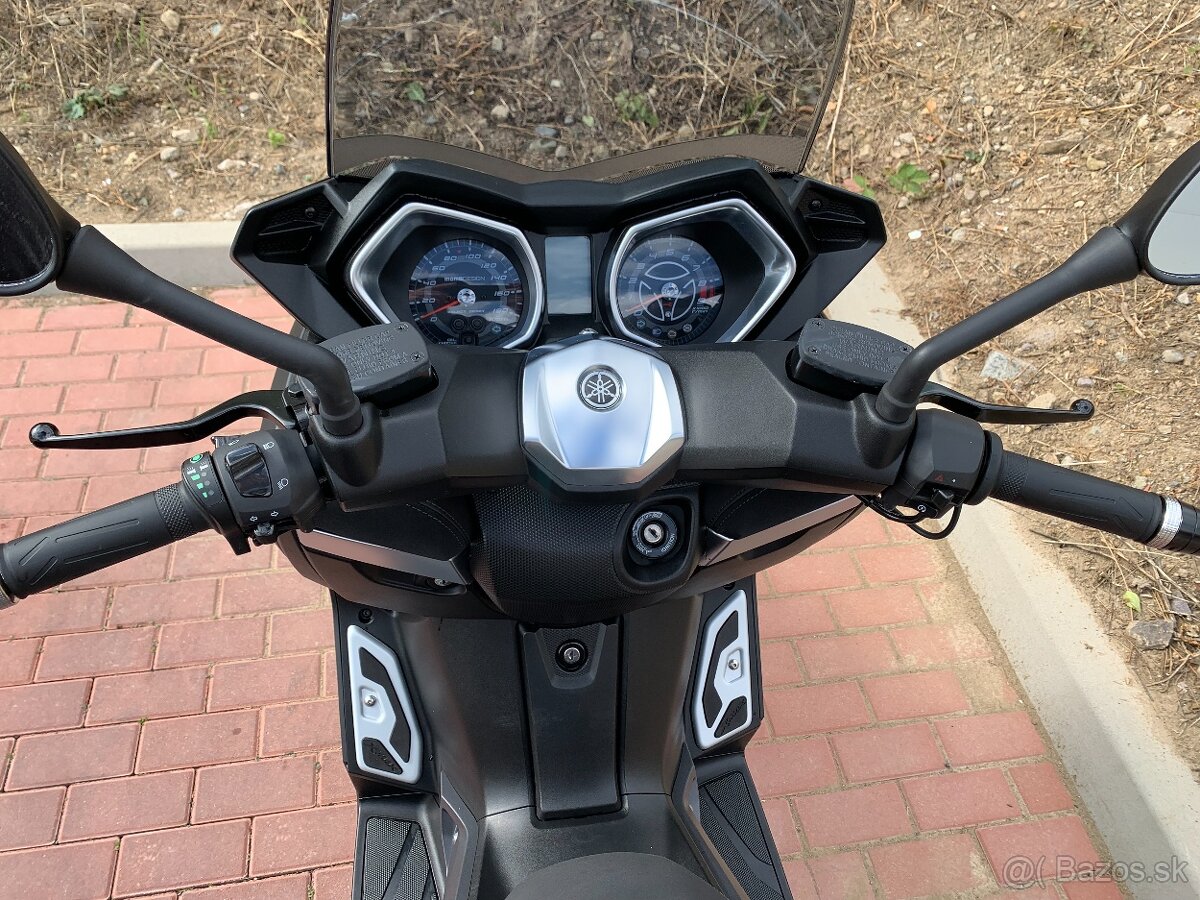Yamaha Xmax 400 Momo Design - 8