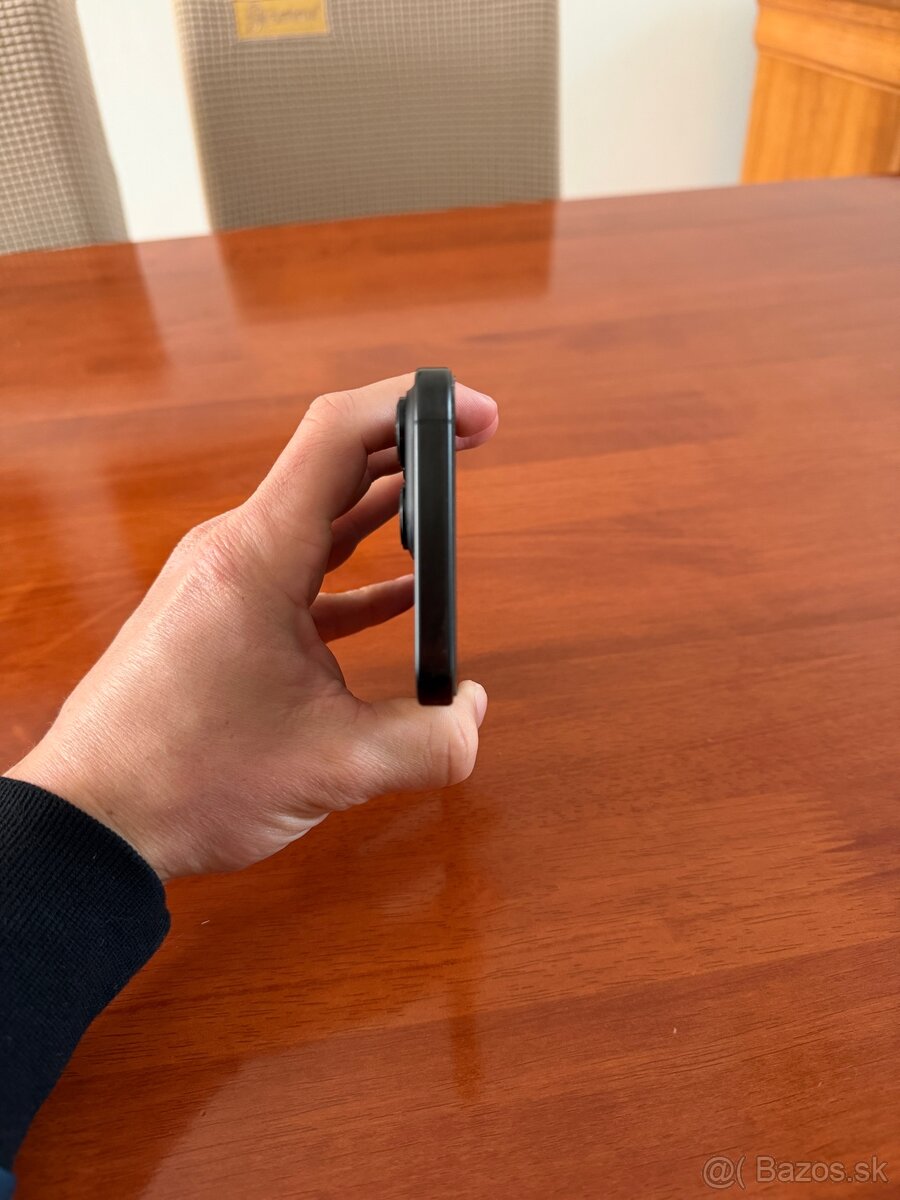 Predám Čierny iPhone 16 Pro Max 512GB - 8