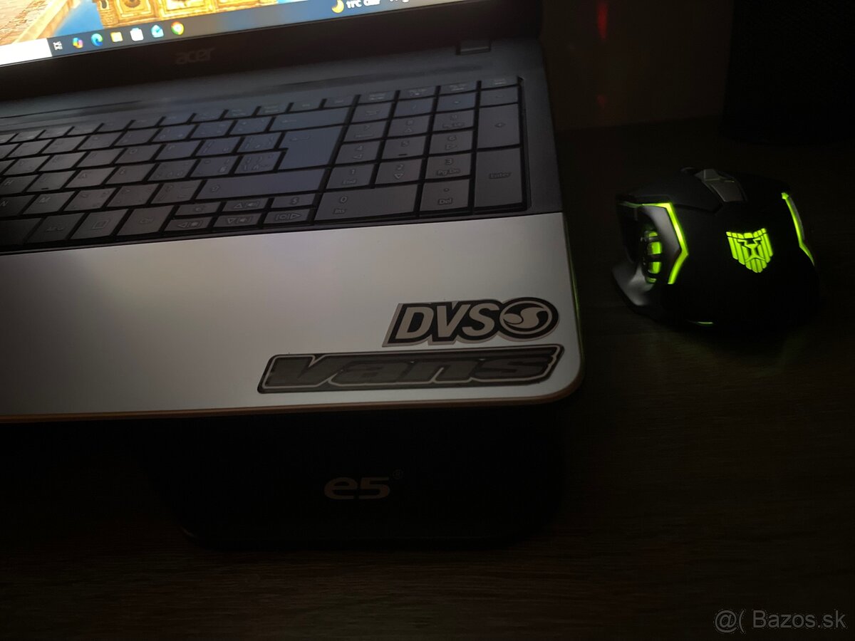 Acer Aspire E1 - 8