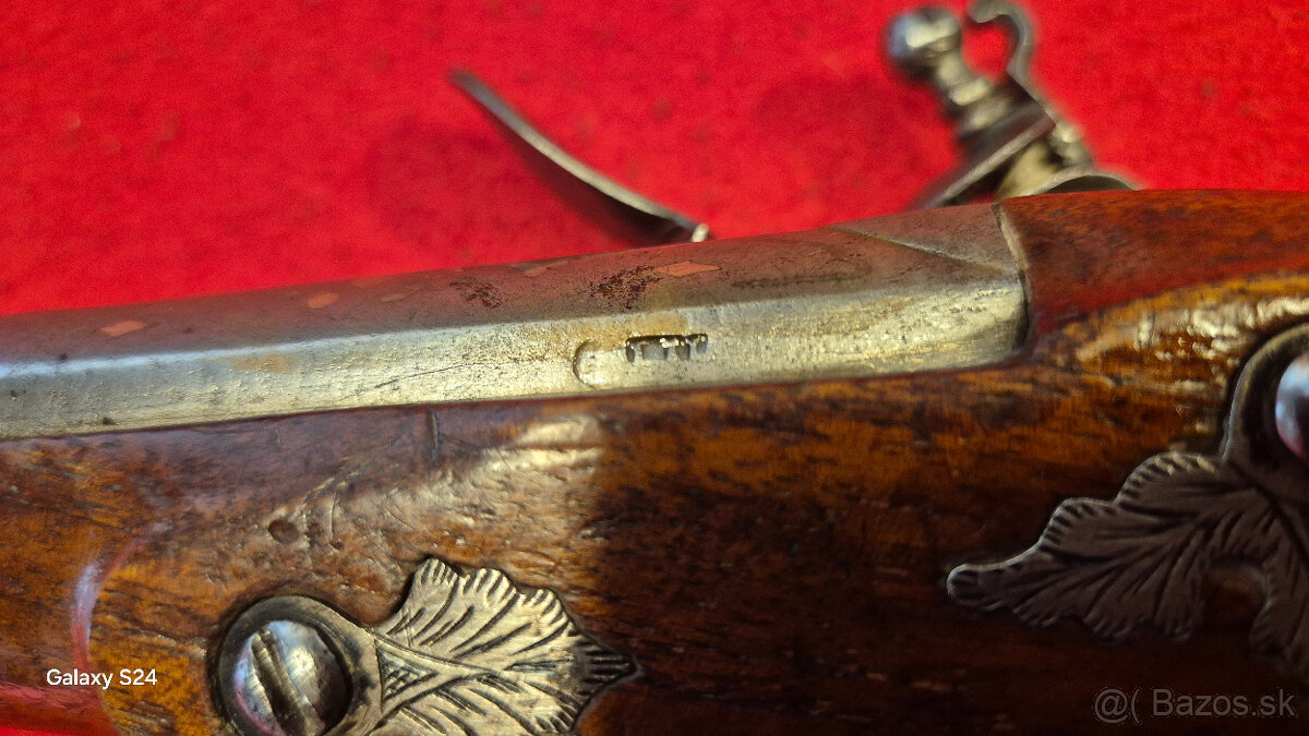 KRESADLOVÁ PIŠTOL - 8