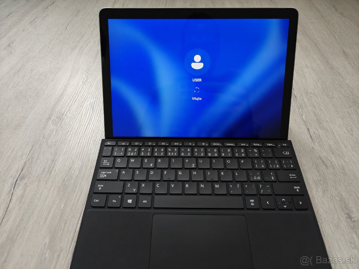 Predám notebook Microsoft Surface GO 3 - 8