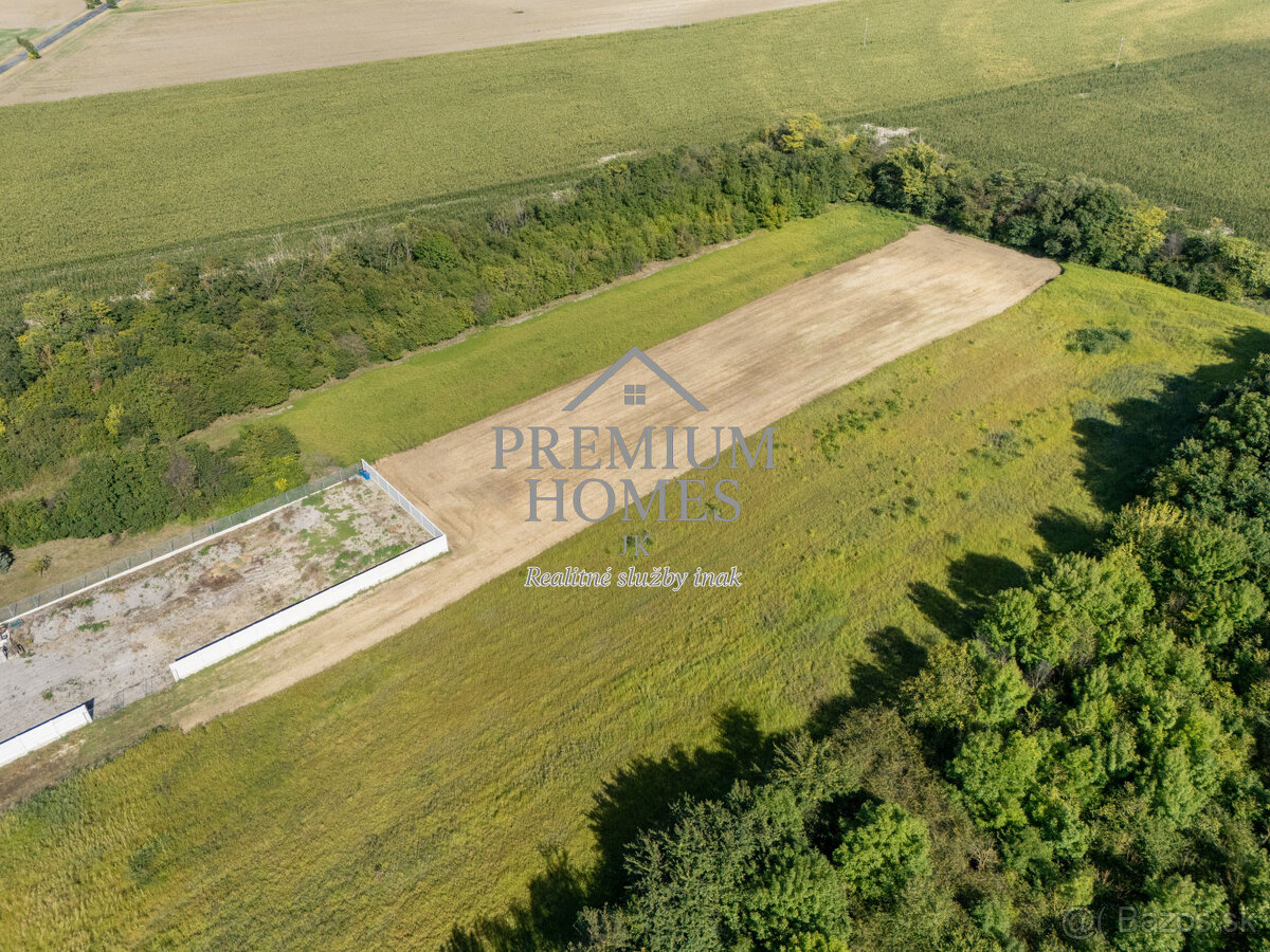 Na predaj veľký pozemkový balík v obci Čukárska Paka – vhodn - 8