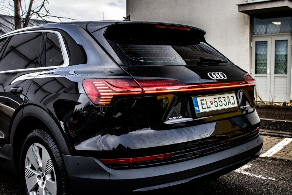 Audi E-tron 55 quattro Advanced, 300kW - 8