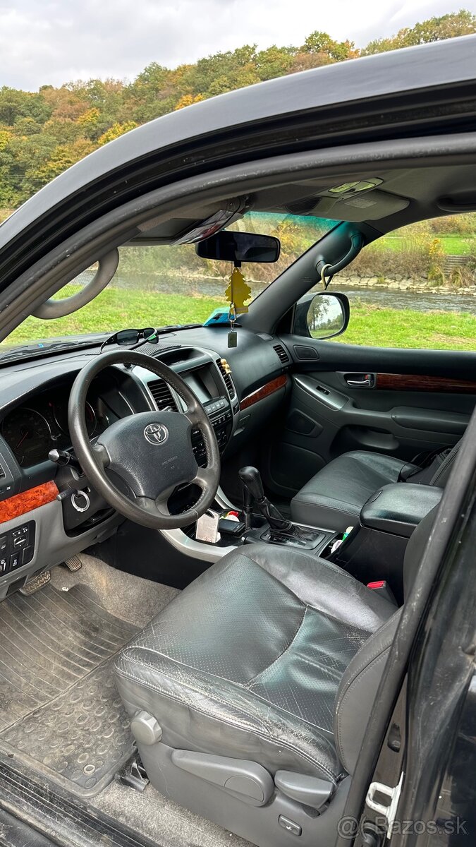 Toyota Land Cruiser 120 3,0 D AT - 8