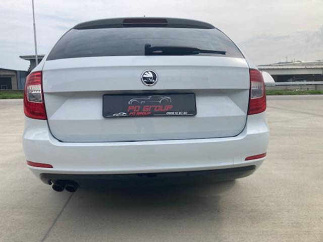 Škoda Superb Combi 2.0 TDI DSG,2015,NAVI,XENON - 8
