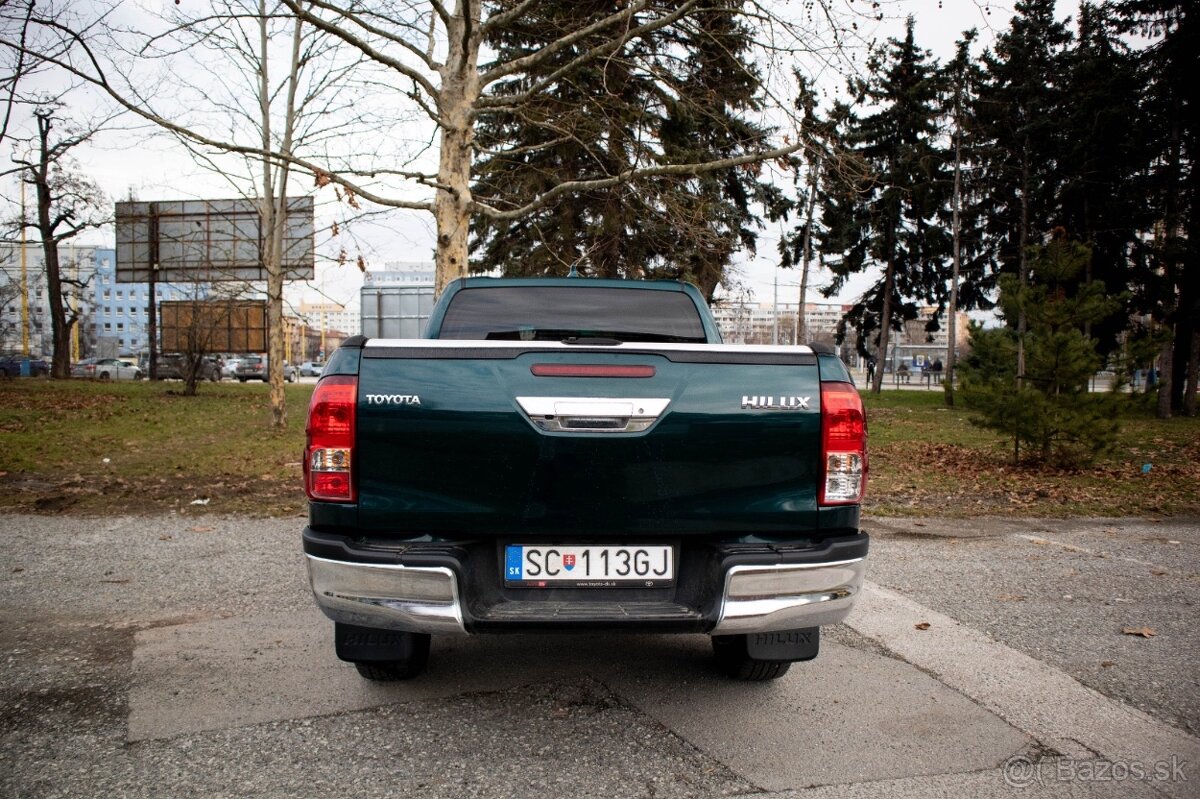 Toyota Hilux 2.4 D-4D - 8