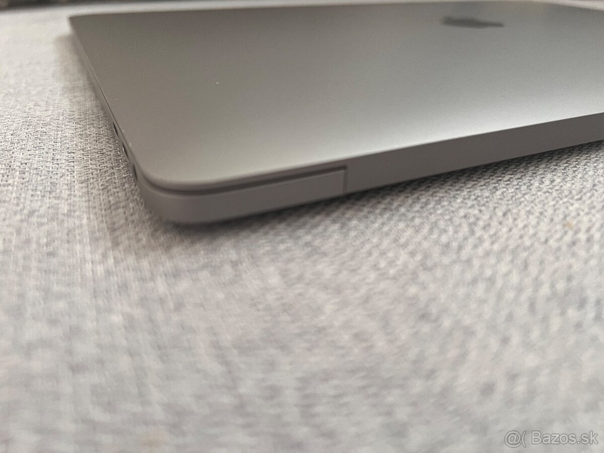 Predám MacBook Pro 15” (2016) A1707 - 8
