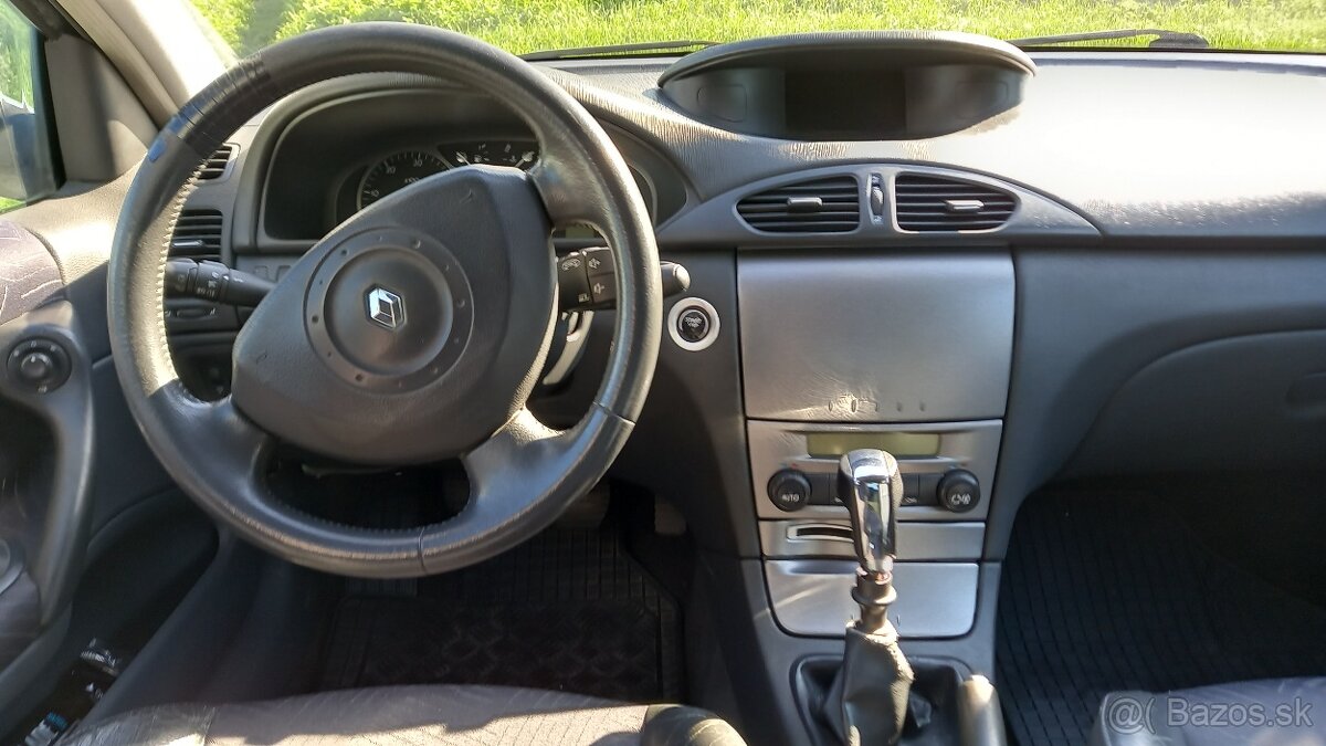 Renault Laguna 1.9DTi - 8