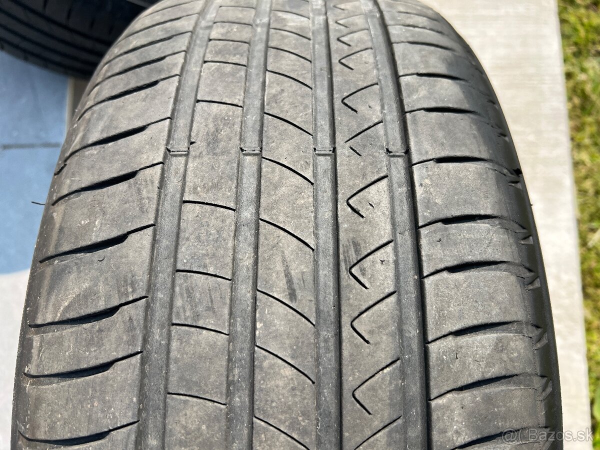 Elektrony Audi r17 letne pneu 225/55 - 8