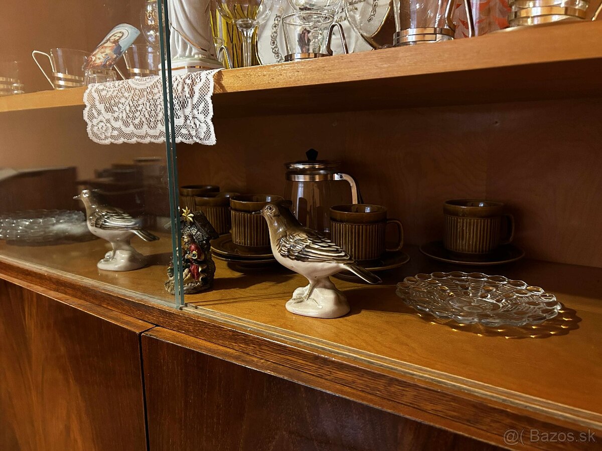 Staré/starožitné poháre, sošky, žehlička - 8