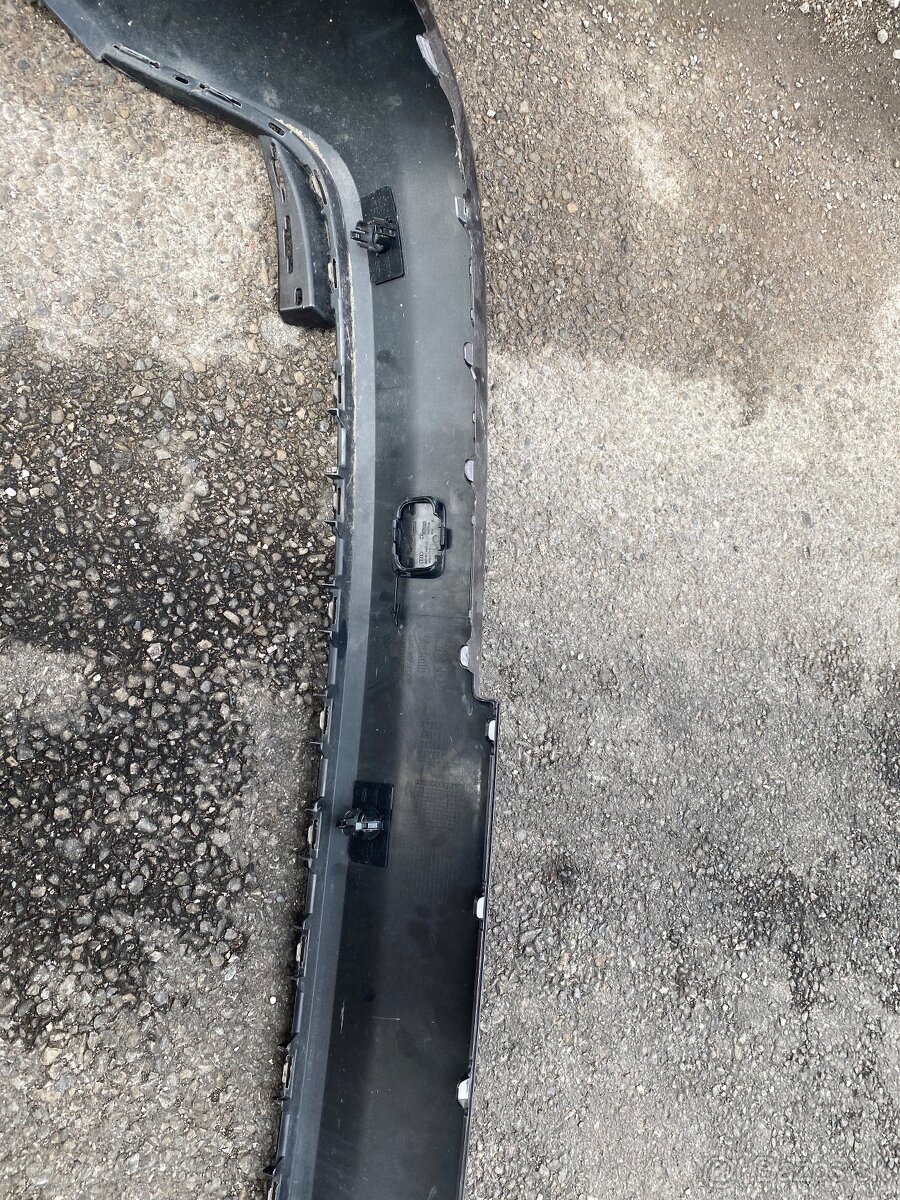 Audi Q7 4M zadny naraznik stred - 8