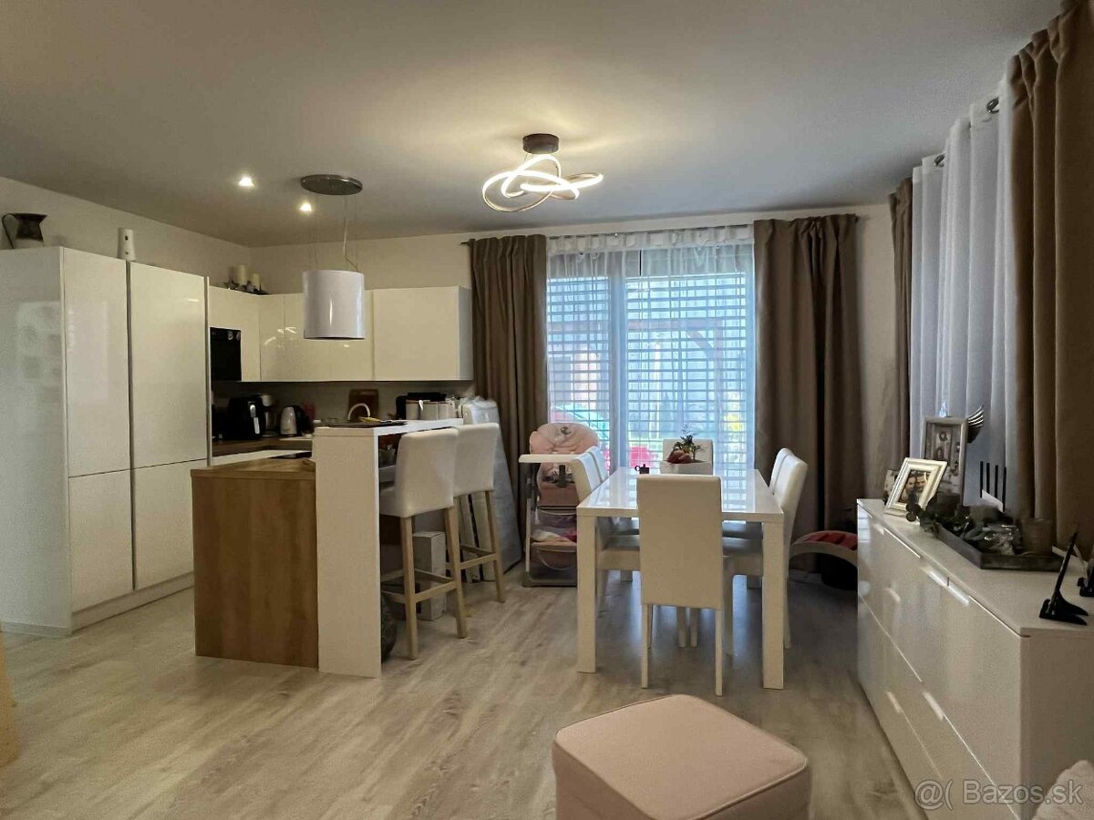 PRENÁJOM – štýlový byt - jacuzzi, garáž, záhrada, Podlužany - 8