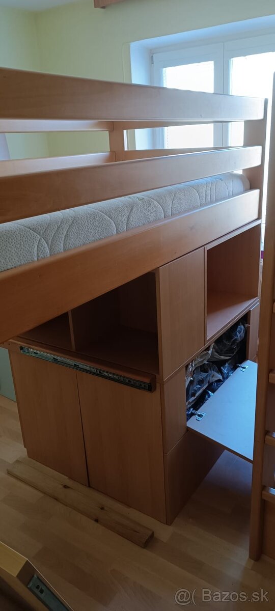 Poschodové postele z masívu s úložným priestorom a skrine. - 8