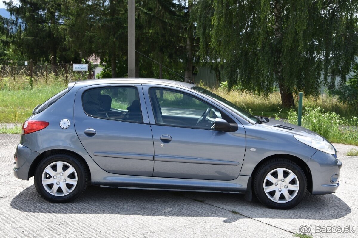 Peugeot 206 + 1.4 Magic - 8