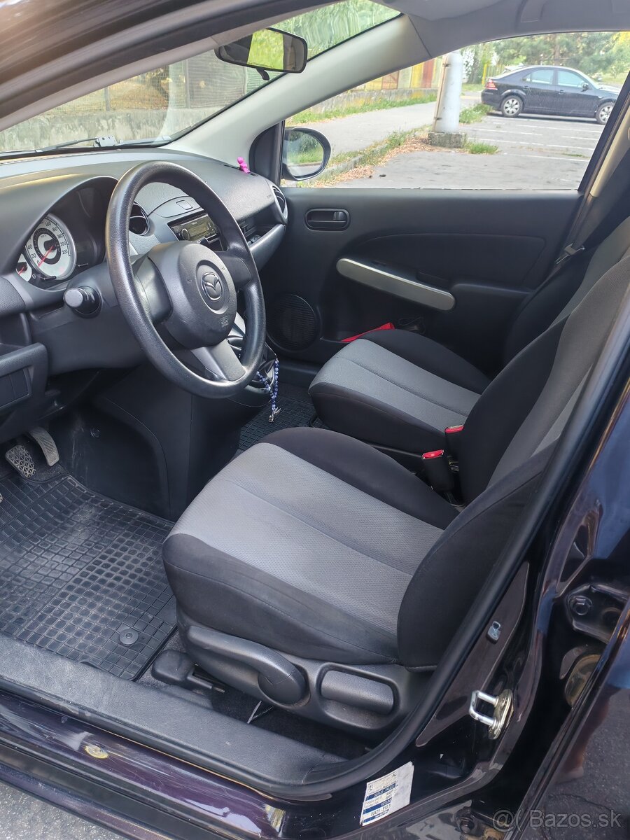 Mazda 2 - 8