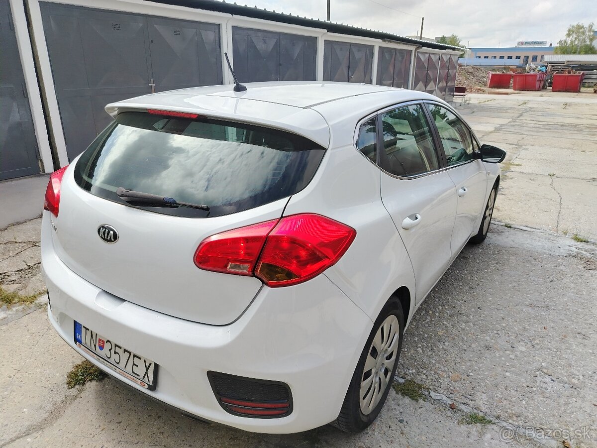 Kia ceed 1.4 hatchback - 8