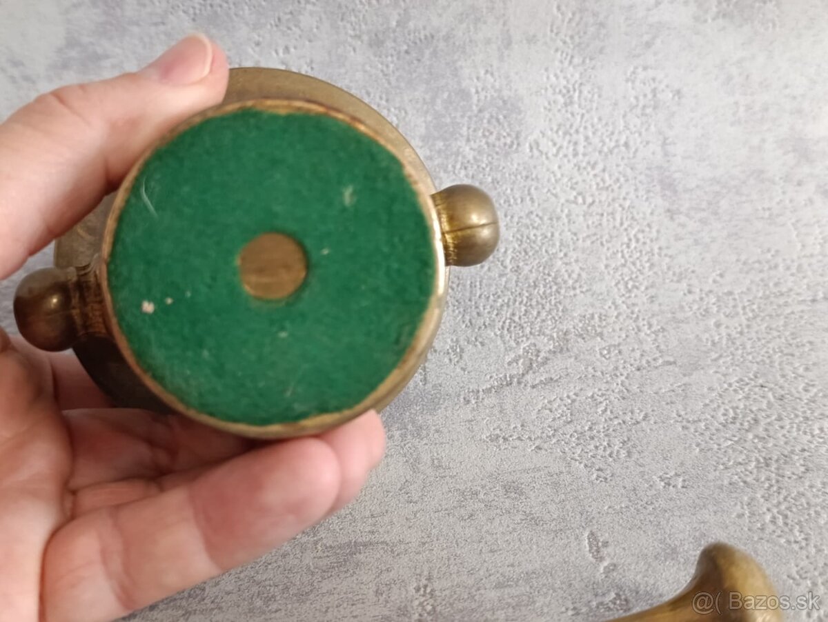 Starý malý hmoždíč s tloukem do sbierky, dekoracia - 8