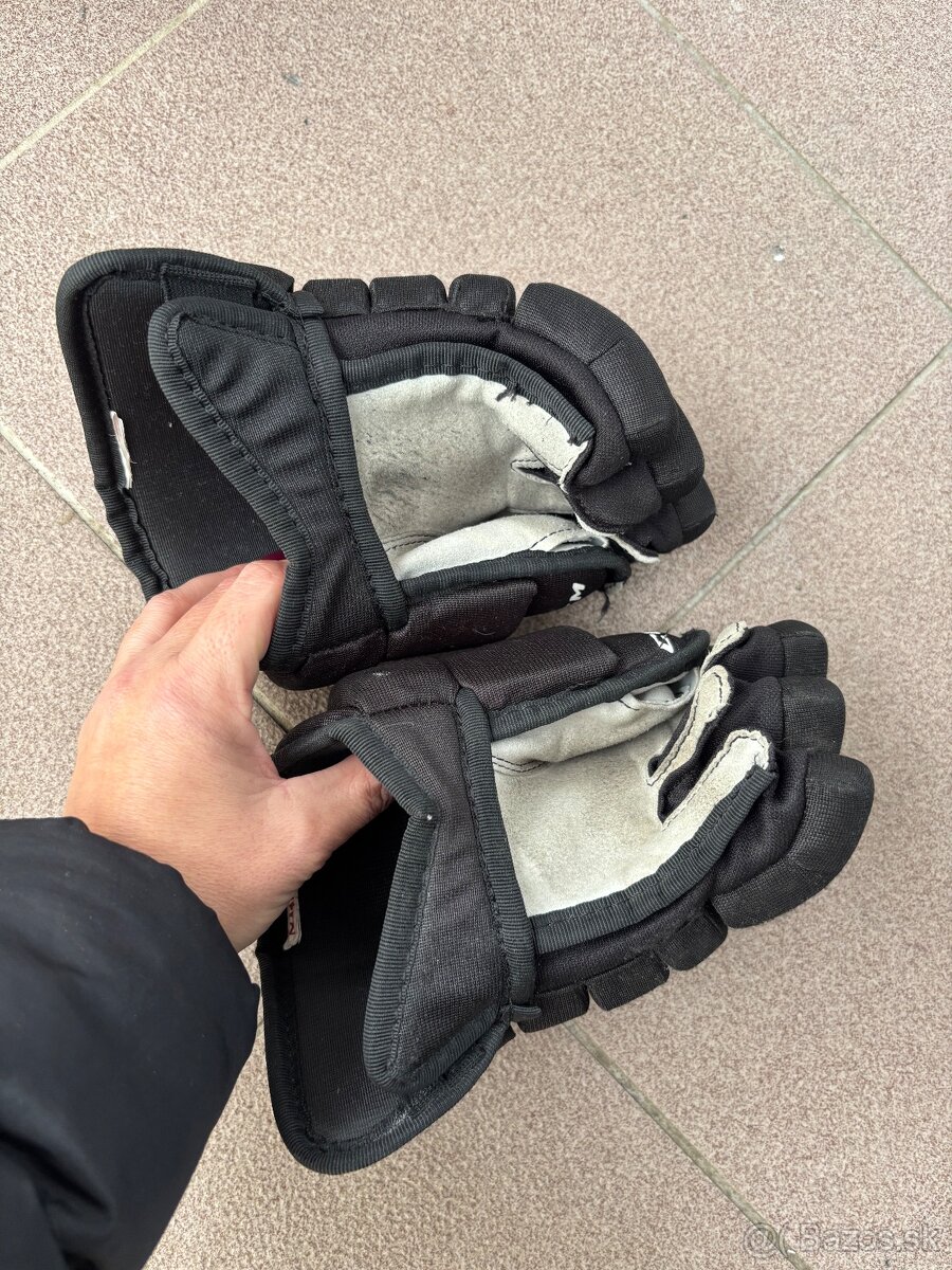 Hokejové veci - deti - 8