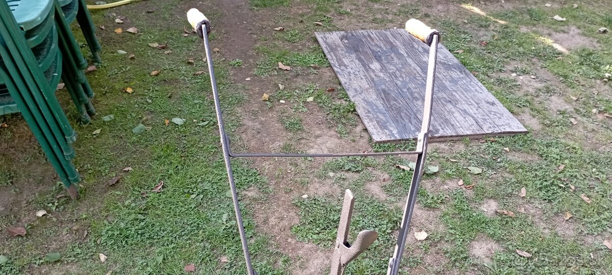 Starý kovový pluh 2 - 8