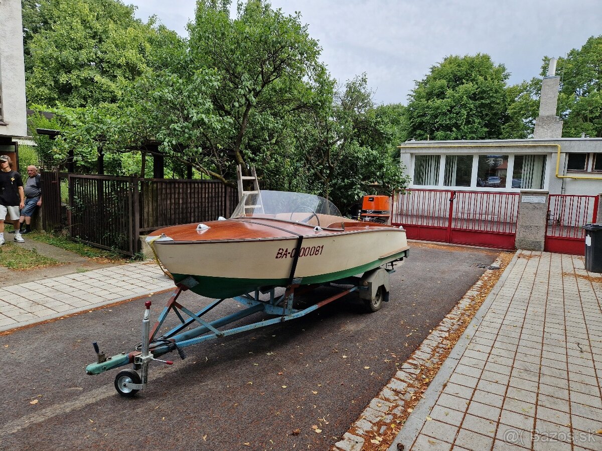 Motorový čln Spatz - 8