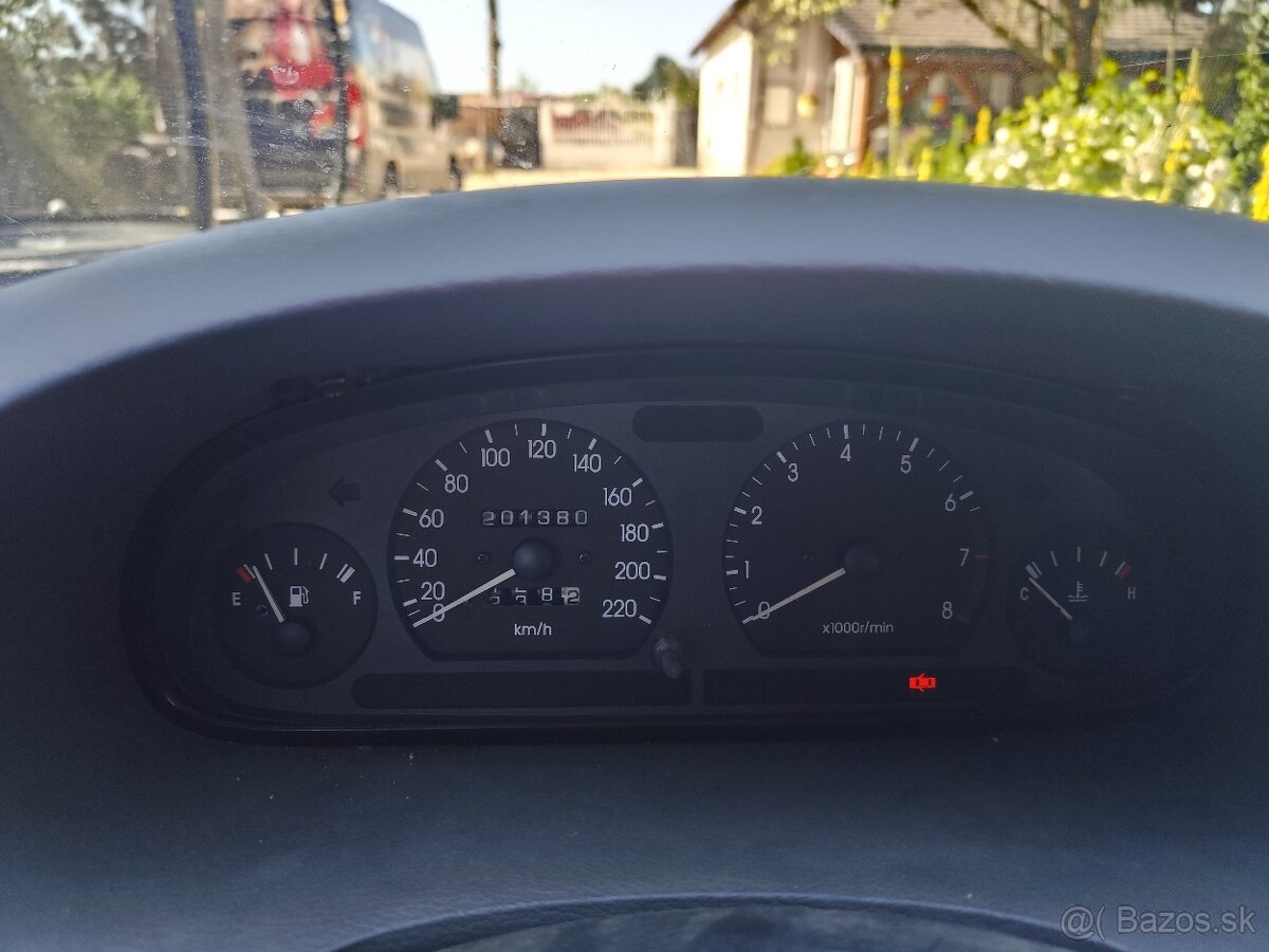 Predám Daewoo Nubira hatchback 2.0 1998 - 8