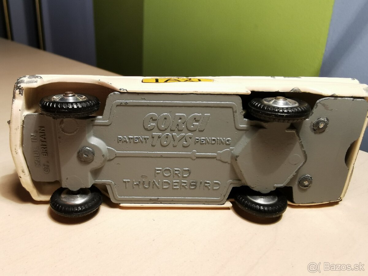 Corgi toys Ford Thunderbird - 8