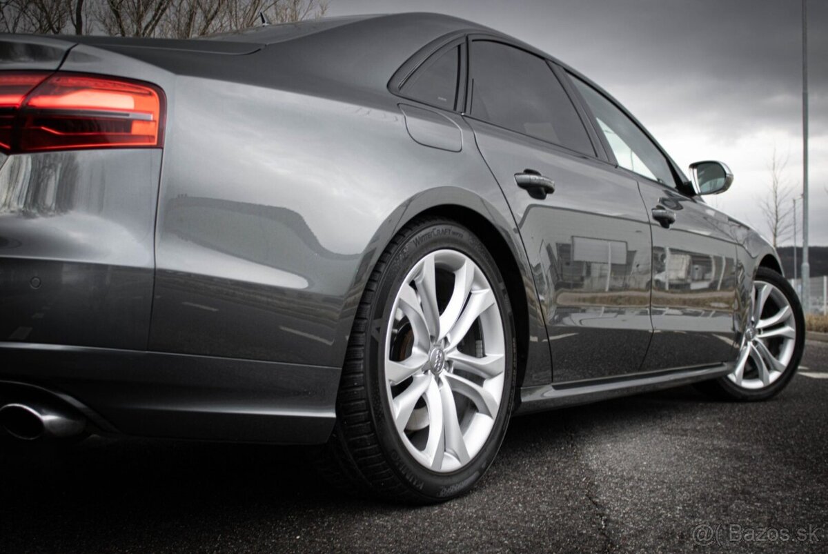 Audi S8 / SVK auto / TOP STAV / - 8