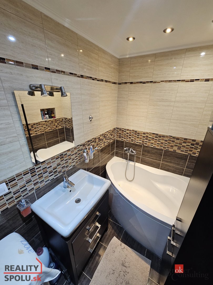 Moderný 3-izbový byt po kompletnej rekonštrukcii – Šahy - 8